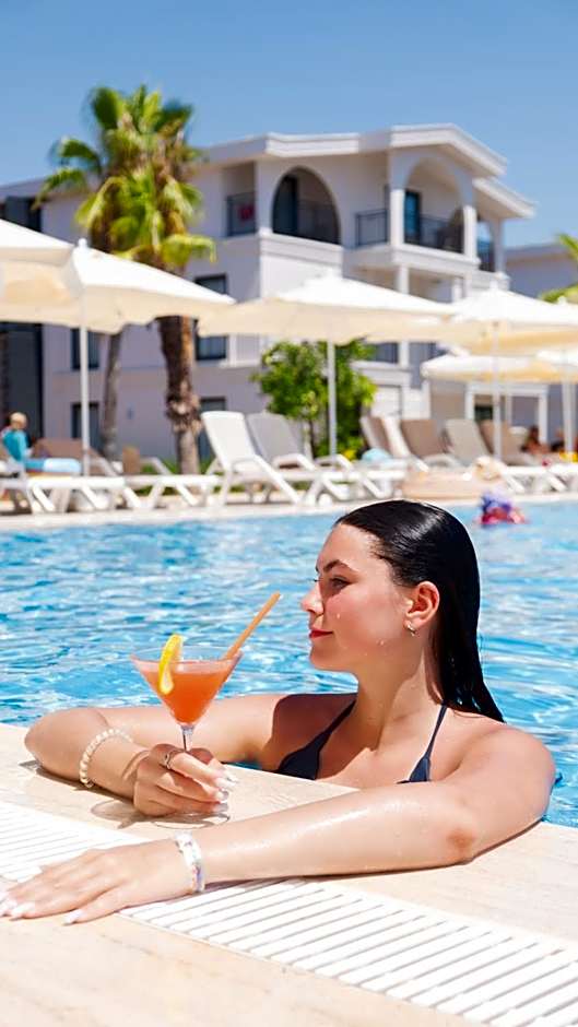 La Benata Beach Hotel