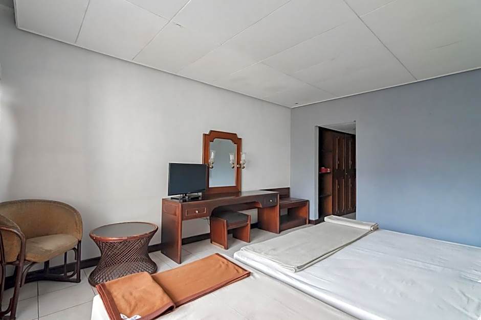 Istana Hotel Bandung Mitra RedDoorz