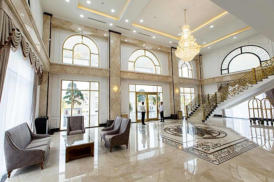 Duc Huy Grand Hotel and Spa