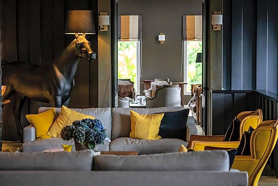 Woodhouse Mountain Lodge