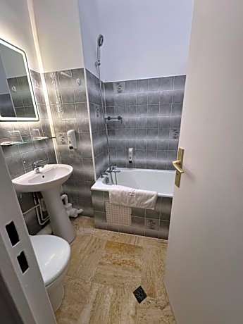 Superior Double Room with Private Bathroom