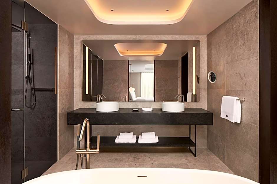 The Westin London City