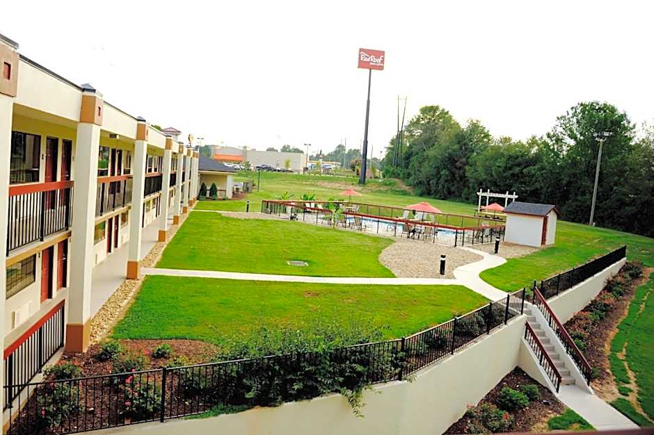 Red Roof Inn & Suites Commerce - Athens