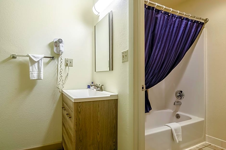 Americas Best Value Inn & Suites Ft Collins E at I-25