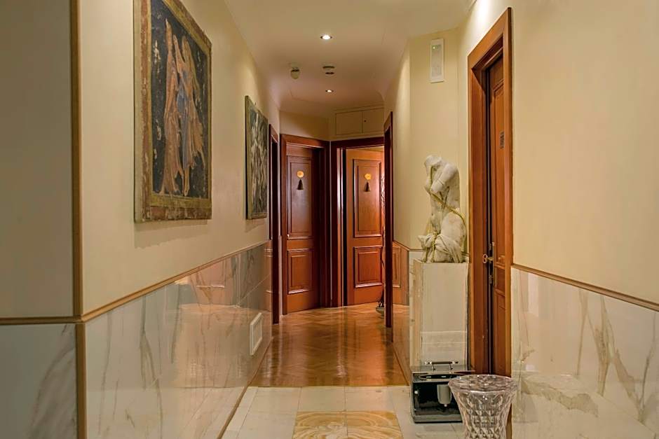 Luxury Rooms H 2000 Roma