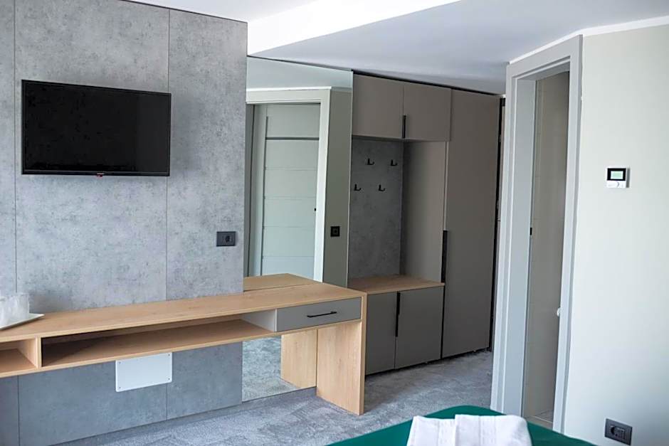 Hotel Plutitor Lebăda