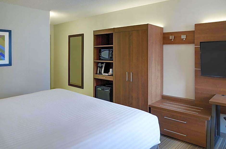 Holiday Inn Express Toronto Downtown By IHG