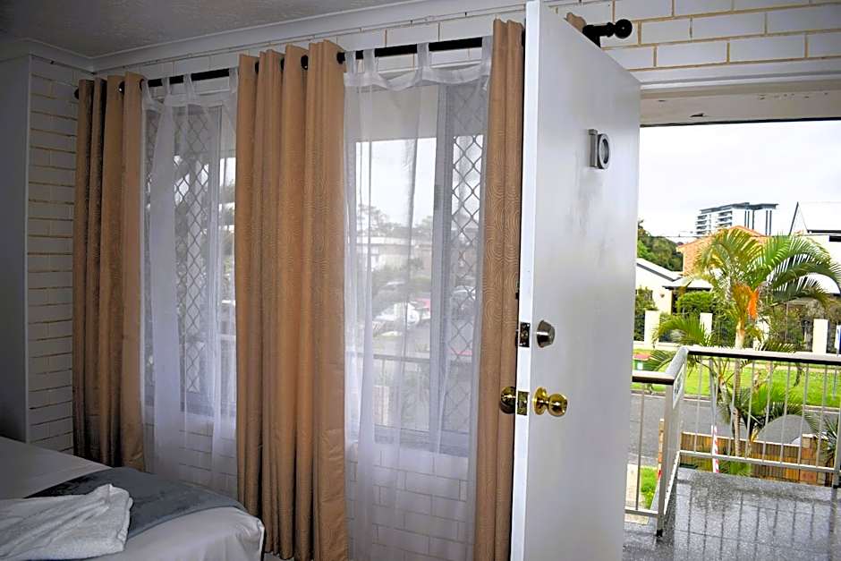 The Queenslander Motel