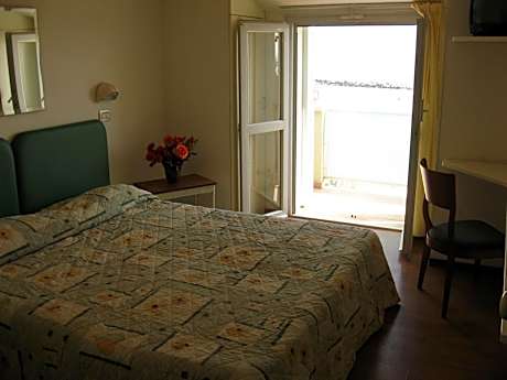 Family Room with Sea View