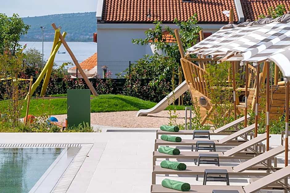 Molum Hotel & Residences