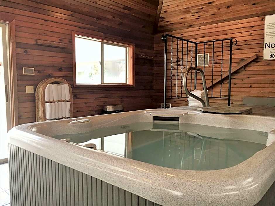 RiverTree Inn & Suites