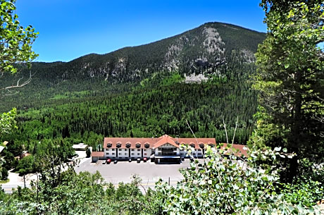 Monarch Mountain Lodge