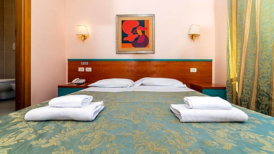 HOTEL CENTER 2