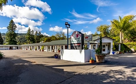 Vineyard Valley Inn