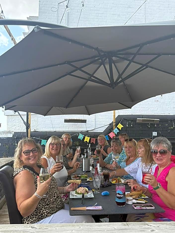 Sids restaurant and bar with rooms