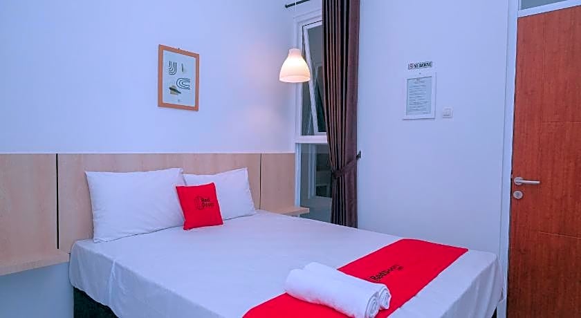 RedDoorz Syariah @ Tlogosari Semarang