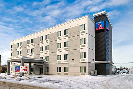 Studio 6 Bruderheim, AB