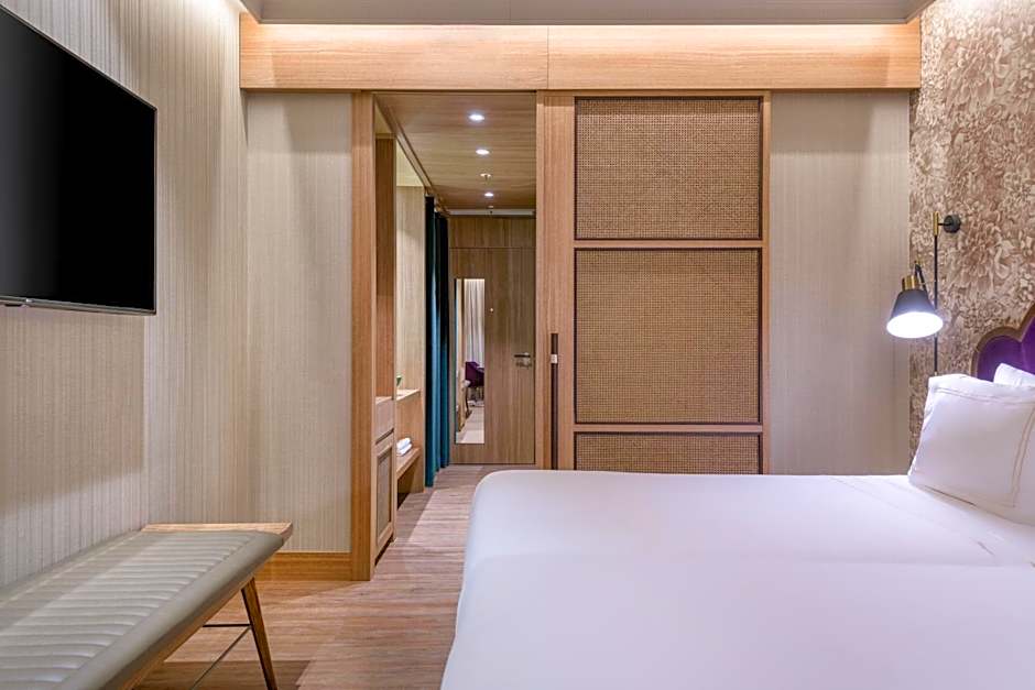 Querencia de Sevilla, Autograph Collection