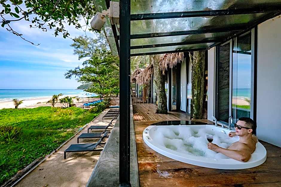 Sealord Naithon Beachfront Villa