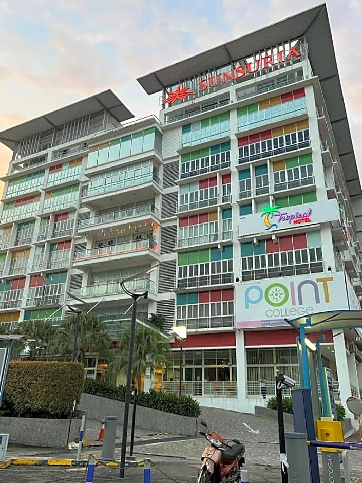 Tropical Hotel Kota Damansara