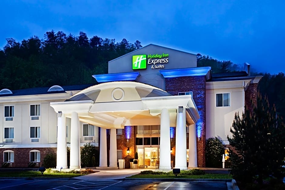 Holiday Inn Express Hotel & Suites Cherokee-Casino