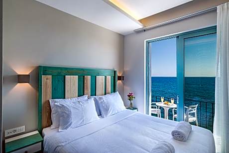 Double or Twin Room with Sea View