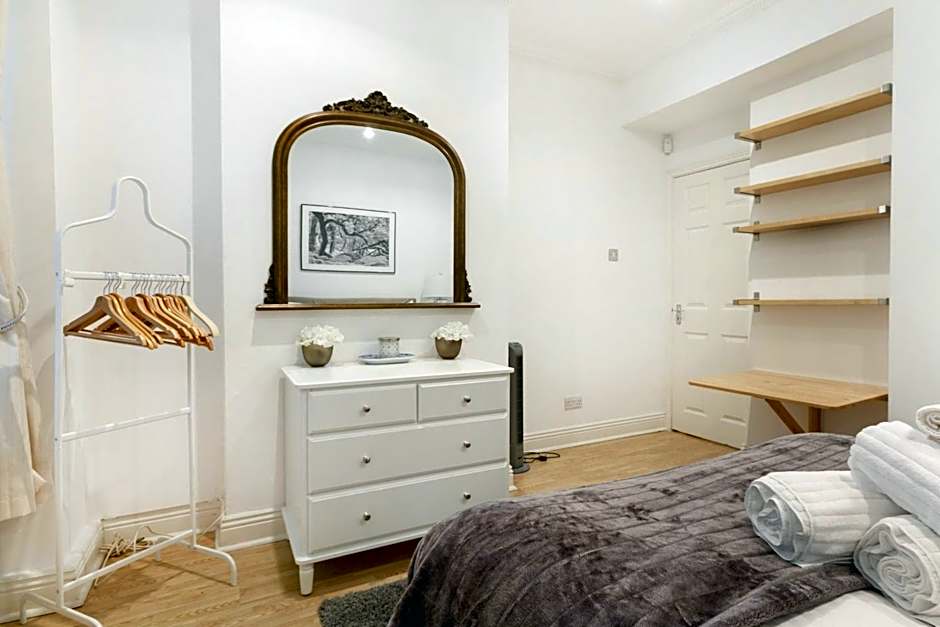 Spacious 1 bed Sloane Square