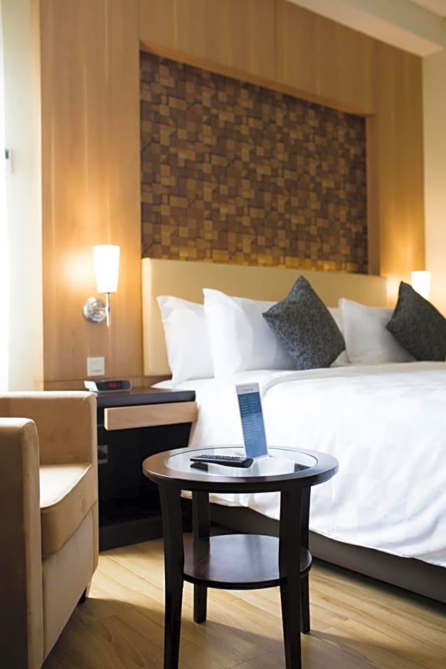 Best Western Kindai Hotel