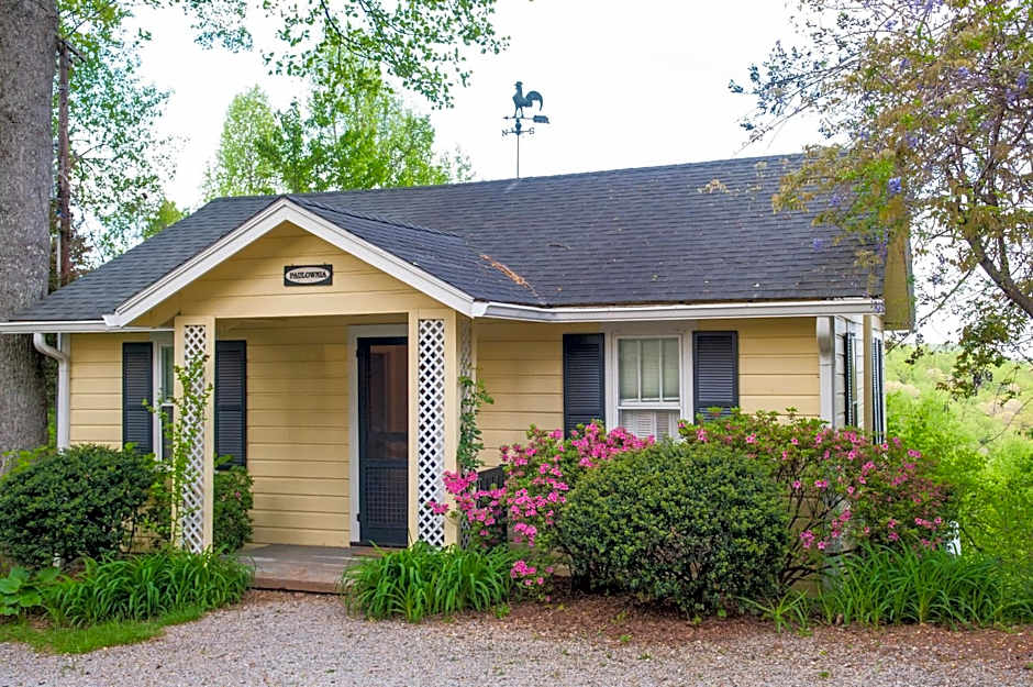 Photo 1 of 12 of Cottage