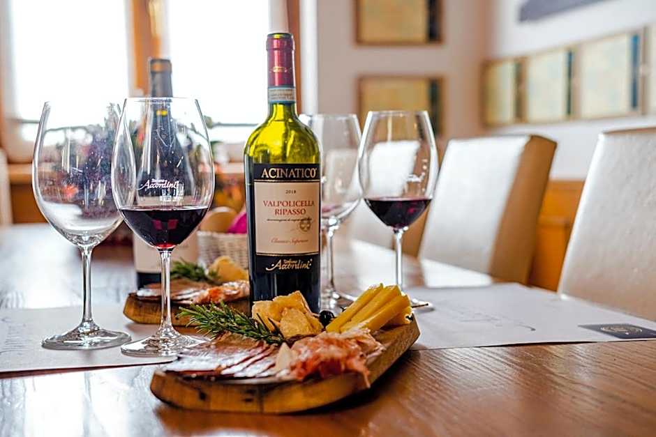 AGRITURISMO ACINATICO WINE RELAIS