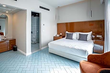 Junior Suite with Balcony (2 Adults)