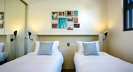 ONE BEDROOM APARTMENT