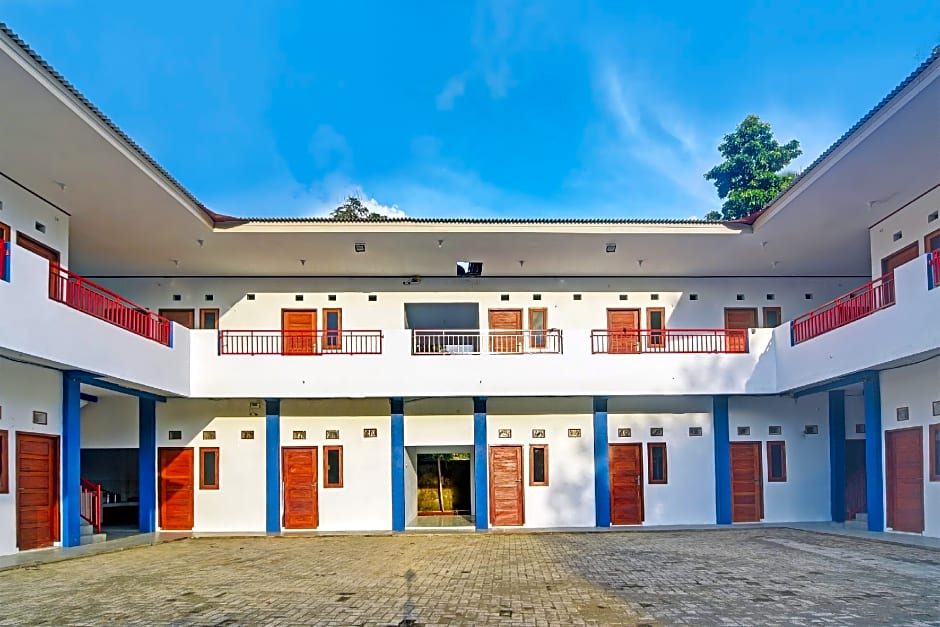 SPOT ON 91995 Cvictory Inn