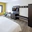 Holiday Inn Express & Suites Chicago West - St Charles By IHG