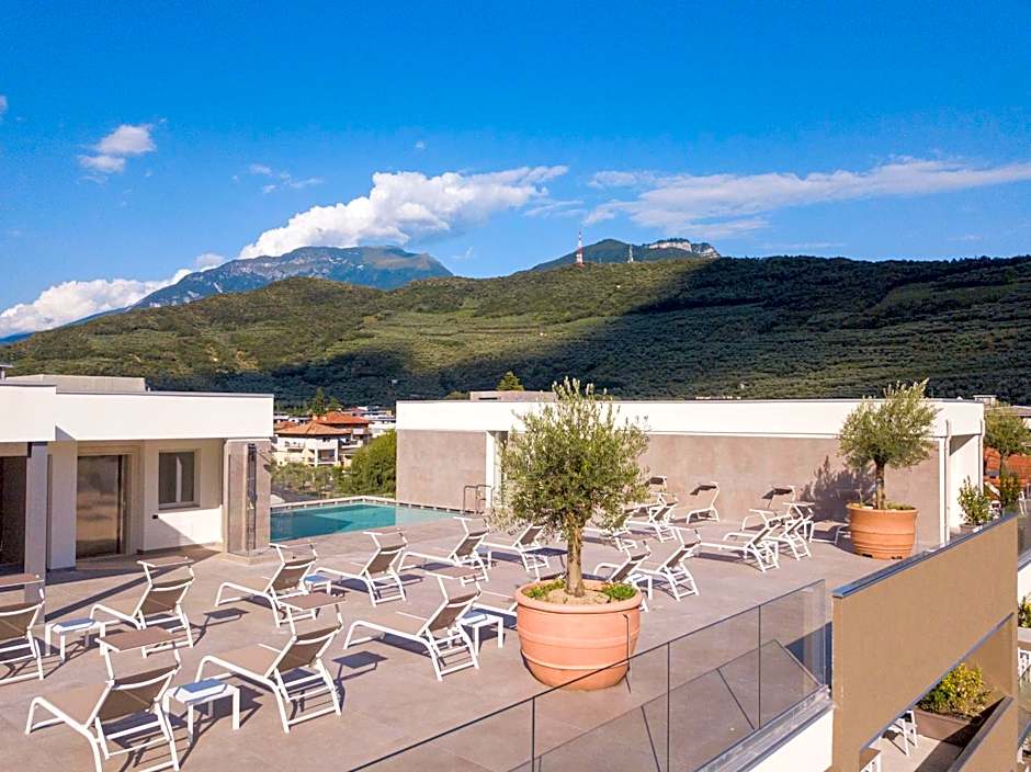 Aris Apartments & Sky Pool - Tonelli Hotels - Adult Friendly