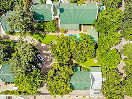 Sunninghill Guest Lodges