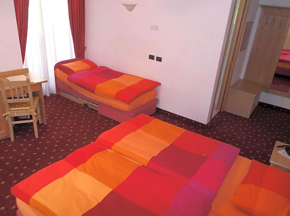 Hotel Tyrolia