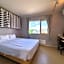The Lobs 2, Rusutsu, Yotei view, 8 mins to Rusutsu