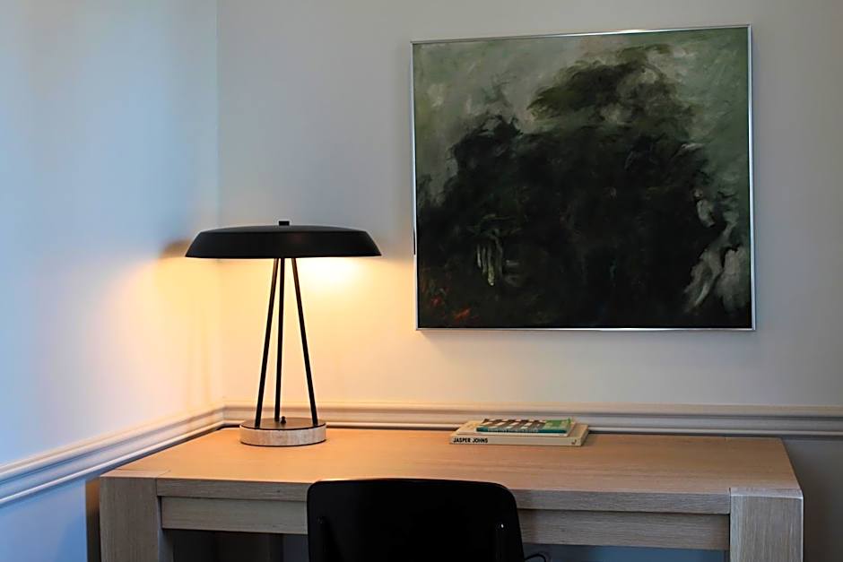 Stay Rafa At 2000 Spruce