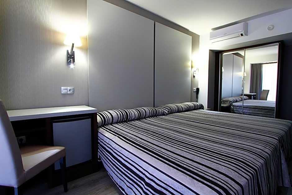 Summer Hotel