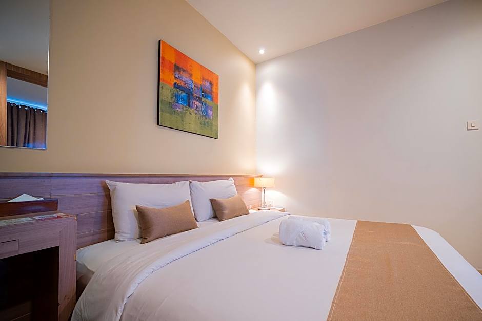 Photo 1 of 10 of Superior 1 King Bed