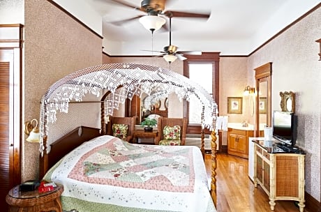 Mansion Suite