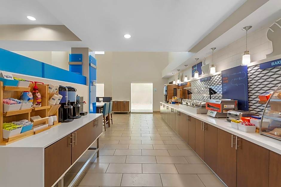 Holiday Inn Express Tomball By IHG