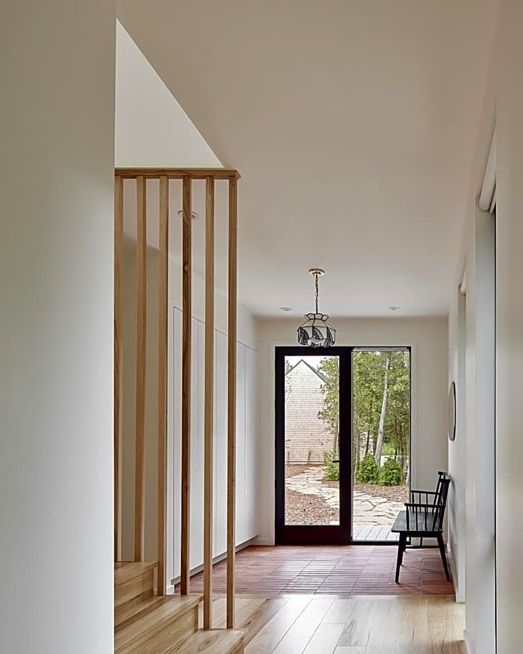 Modern North Bruce Waterfront Lion's Head