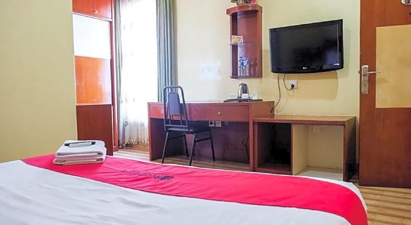 RedDoorz Plus near DC Mall Batam