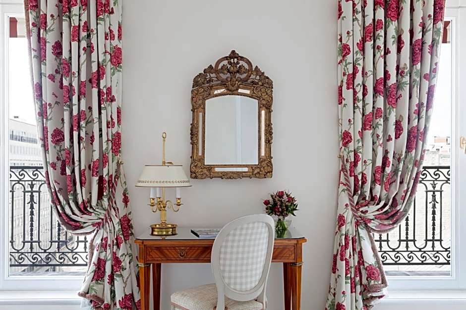 Le Bristol Paris, Oetker Hotels