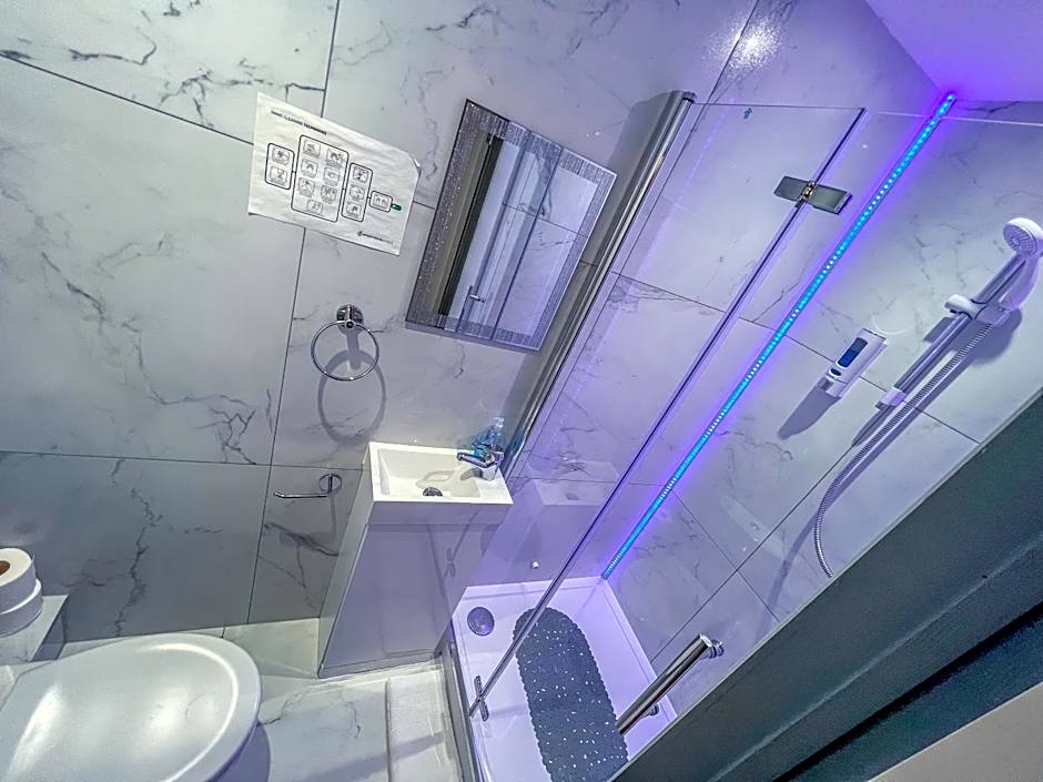 Twenty Hotel and Bar