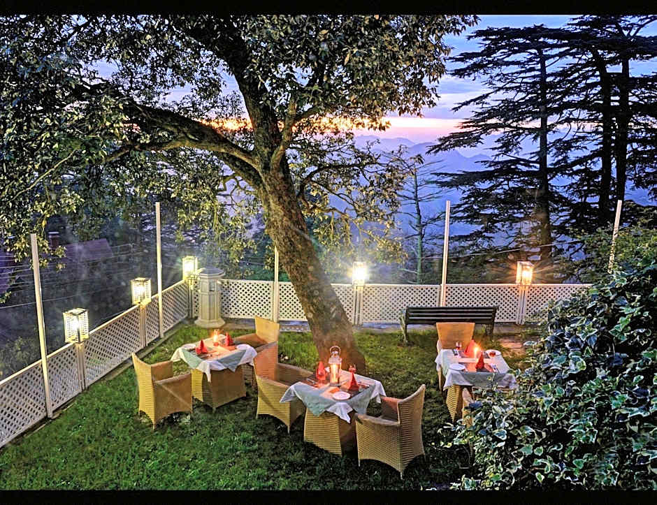 Summit Le Royale Hotel