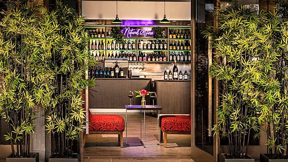 Cairns Harbourside Hotel