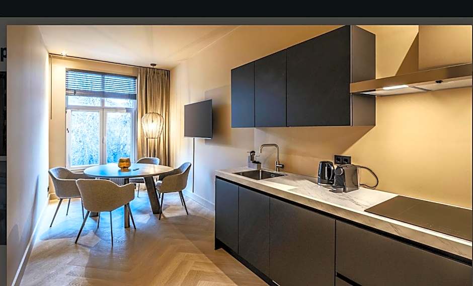 Breda Apartment w Kitchen & Private Bathroom 2p